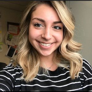 Meet your Posher, Alexis